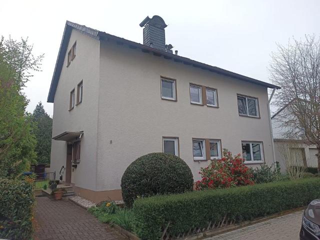Zweifamilienwohnhaus im Grünen, zentral gelegen, Ausbaupotential