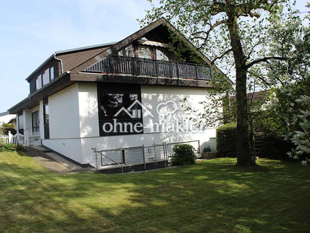 Zweifamilien Wohnhaus in der Kleinstadt Leun im Lahn Dill Kreis. Der Kaufpreis ist verhandelbar