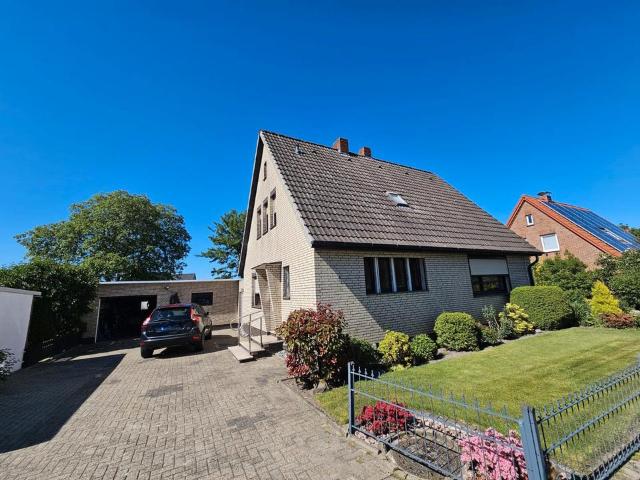 Zweifamilienhaus mit 253m² Wohnfläche auf 980m² in Stuhr Varrel