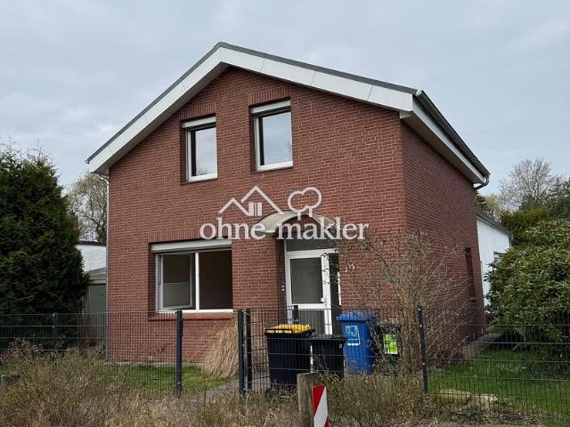 Zweifamilienhaus mit 3 Garagen