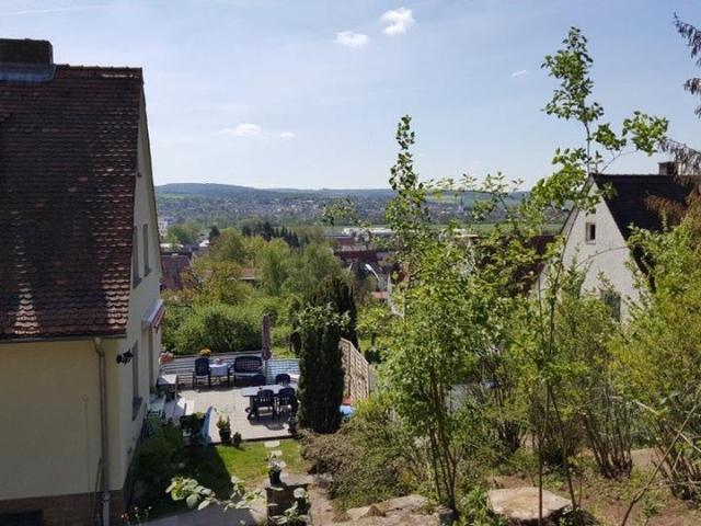 Zweifamilienhaus mit unverbaubarem Blick auf das Saaletal