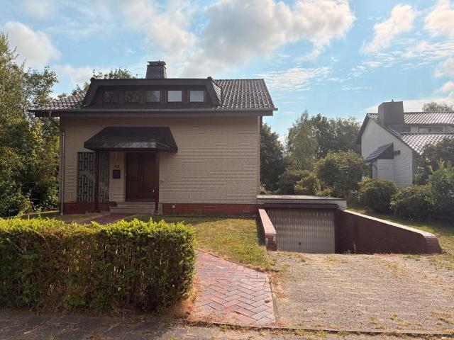 Zweifamilienhaus mit unverbaubarem Gartenblick