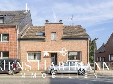 Zweifamilienhaus mit vielseitigen Nutzungsmöglichkeiten und Potenzial für individuelle Wohnkonzepte