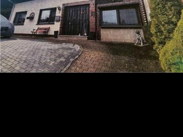 Zweifamilienhaus mit Werkstattgarage