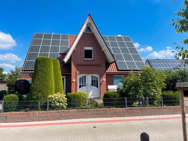 Zweifamilienhaus mit zwei abgeschlossenen Wohneinheiten