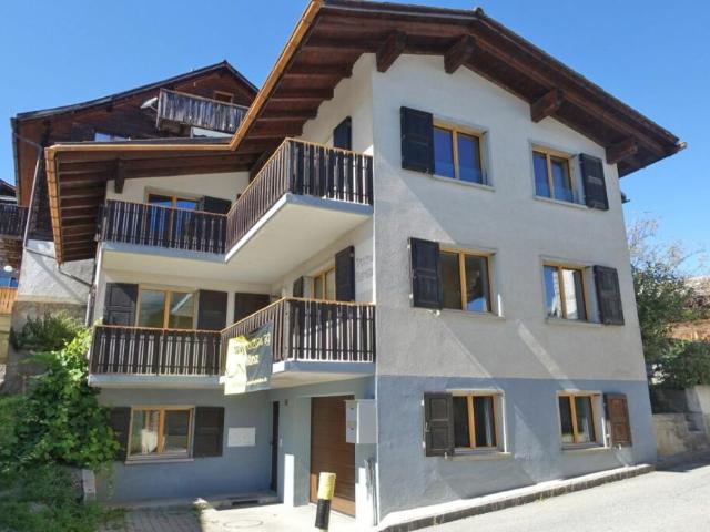 Zweifamilienhaus mit zwei 4½ Zimmer Wohnungen, Wohnung Nr. 2