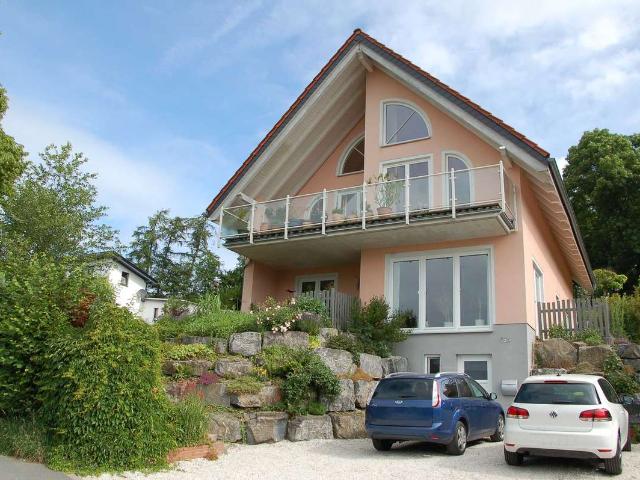 Zweifamilienhaus mit besonderem Wohnkomfort in attraktiver Lage von Halver zum FP!