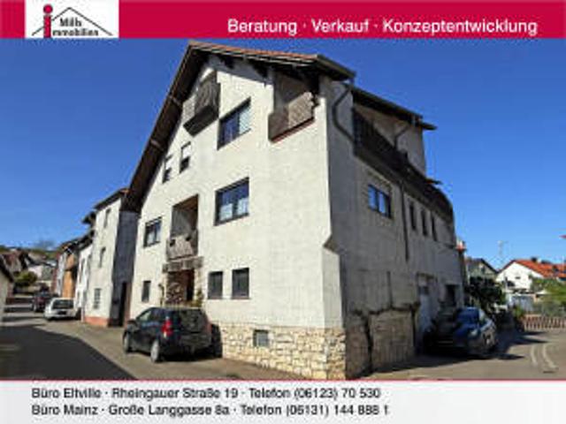 Zweifamilienhaus mit charmantem Innenhof in ruhiger Lage von Engelstadt