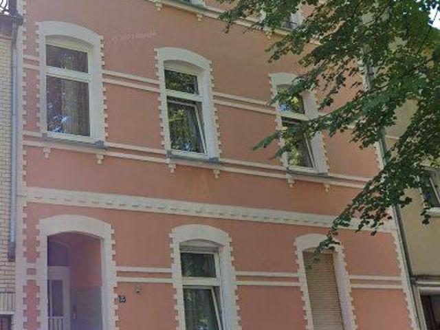 Zweifamilienhaus mit drei Einheiten und stabilen Mieteinnahmen