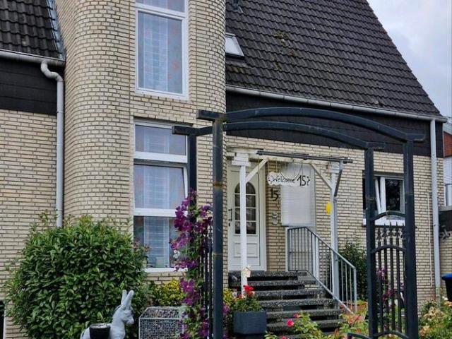 Zweifamilienhaus mit Einliegerwohnung, Freistehend