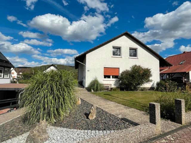 Zweifamilienhaus mit Einliegerwohnung in Wehretal Hoheneiche