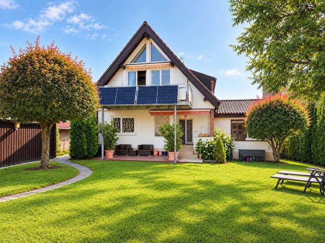 Zweifamilienhaus mit Entwicklungspotenzial in familienfreundlicher Stadtlage