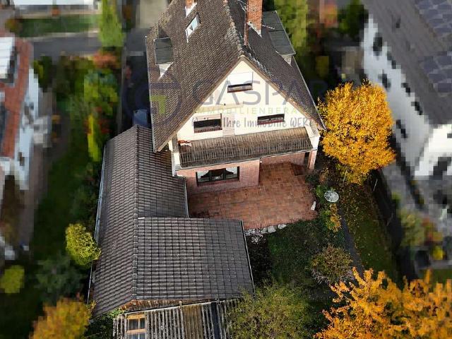 Zweifamilienhaus mit Garten, Balkon & 2 Garagen – Platz für zwei Generationen in Morenhoven