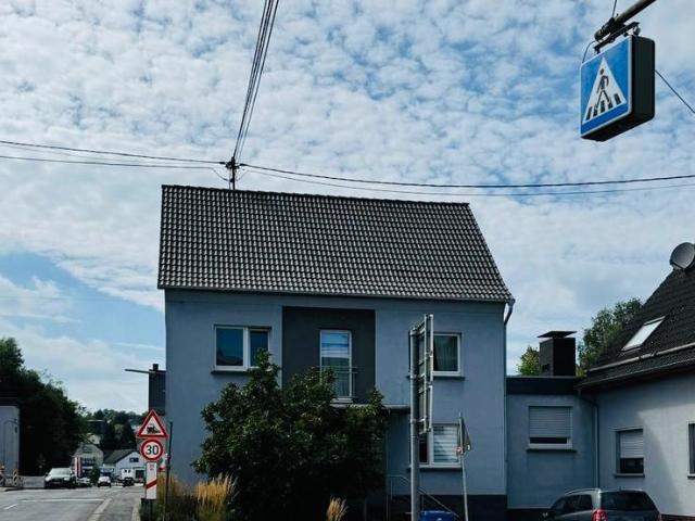 Zweifamilienhaus mit Garten in Raubach *provisionsfrei