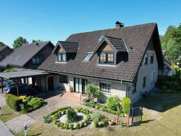 Zweifamilienhaus mit Garten und Garage in Delbrück Anreppen