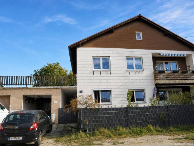 Zweifamilienhaus mit Garage