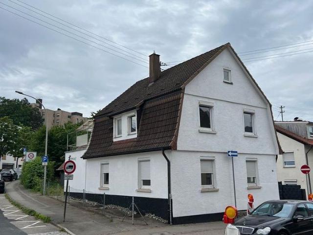 Zweifamilienhaus mit genehmigtem Ausbaupotenzial in Backnang