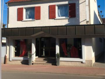 Zweifamilienhaus mit Gewerbeanteil