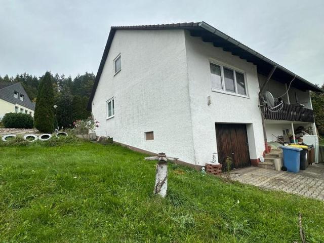 Zweifamilienhaus mit großem Garten und Weitblick in Immendingen