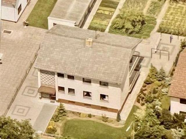 Zweifamilienhaus mit großem Garten oder zusätzlichem Bauplatz