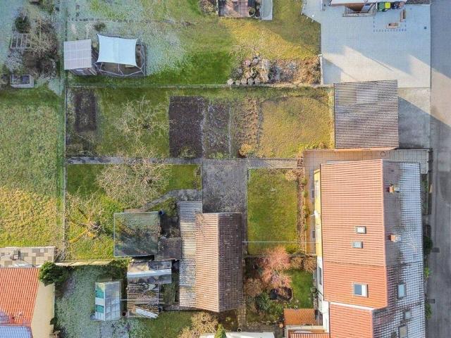 Zweifamilienhaus mit großem Grundstück in ruhiger Feldrandlage viel Platz für Familie & Ideen