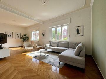 Zweifamilienhaus mit großem Grundstück und Doppelgarage Ihr Sanierungsprojekt!