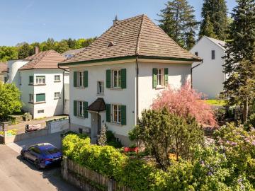 Zweifamilienhaus mit Mansarde im Lindenquartier