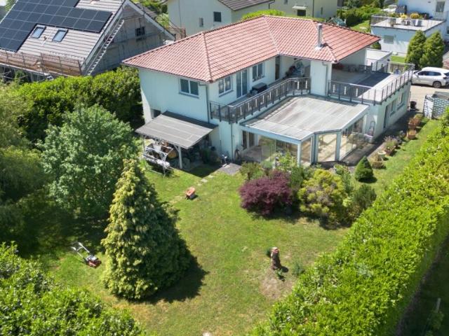 Zweifamilienhaus mit Minergie Zertifizierung und Entwicklungspotenzial