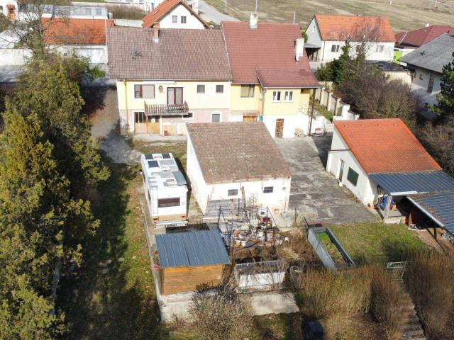 Zweifamilienhaus mit Potenzial in Breitenwaida: Großzügiges Sanierungsobjekt auf 1.997 m² Eigengrund!
