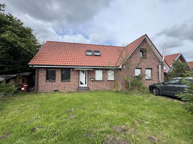 Zweifamilienhaus mit Potenzial in toller Lage