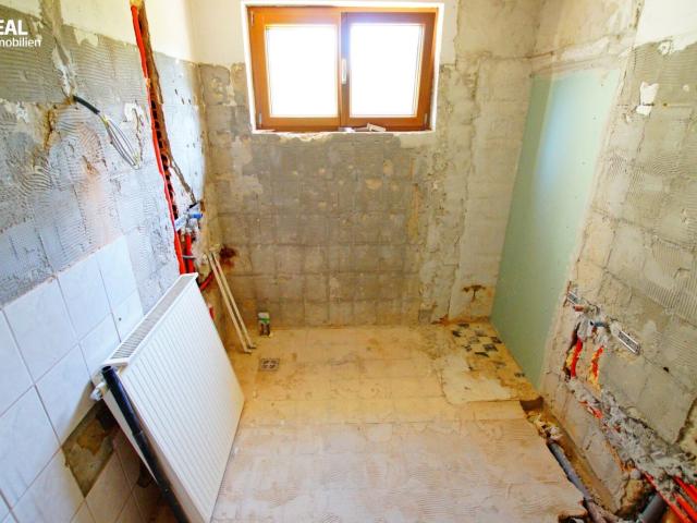 Zweifamilienhaus mit Separaten Wohneinheiten zur Eigennutzung, Als Investition, mit Gewerbemöglichkeit!