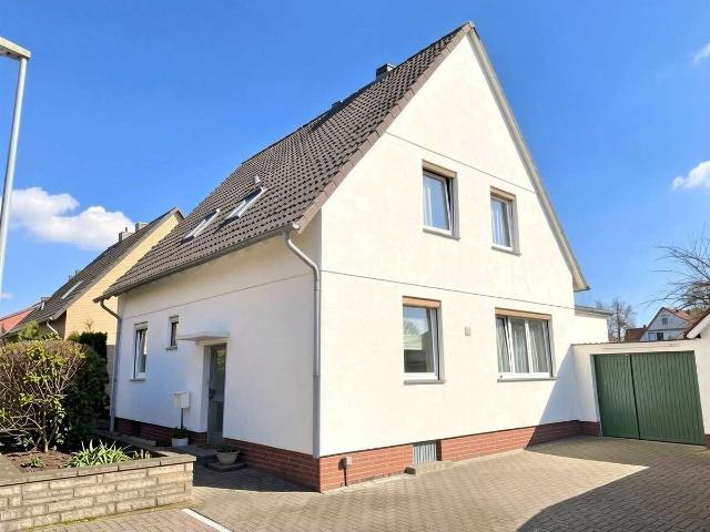 Zweifamilienhaus auf traumhaftem Grundstück in Groß Munzel