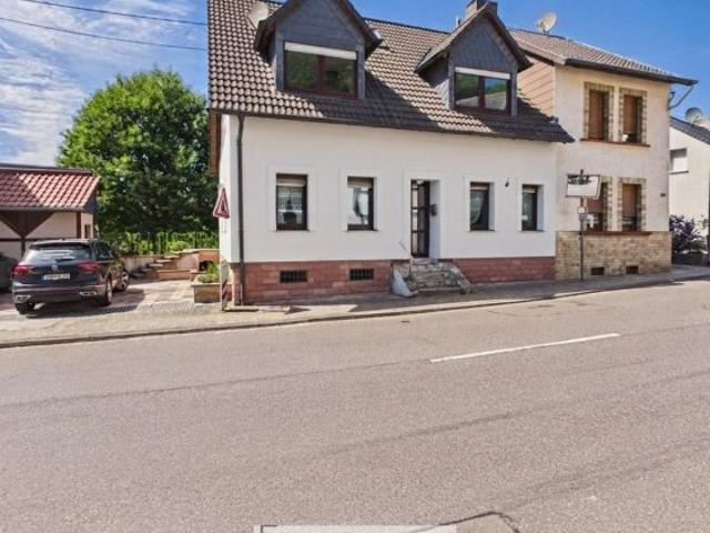Zweifamilienhaus als Doppelhaushälfte in Saarbrücken Güdingen zu verkaufen