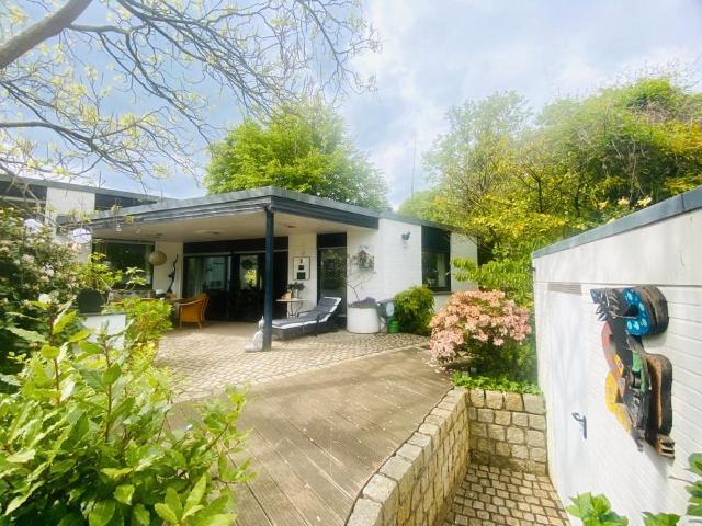 Zweifamilienhaus Bungalow am Bunten Garten einzigartige Wabenform