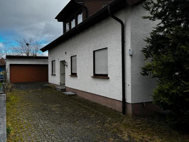Zweifamilienhaus Bad Nauheim mit großem Keller Doppelgarage