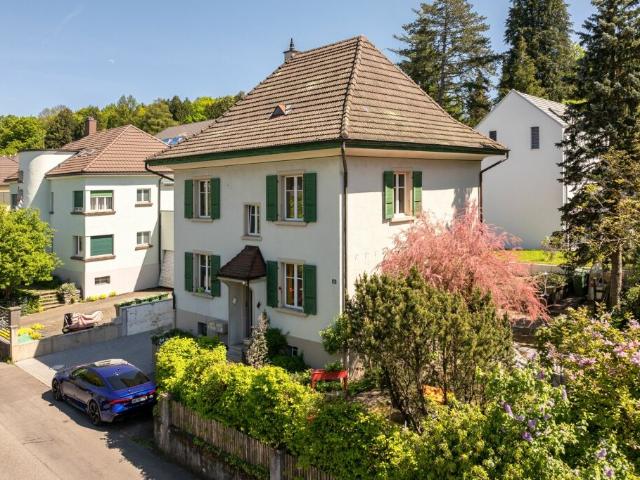 Zweifamilienhaus / Generationenhaus mit grosser Mansarde im Lindenquartier