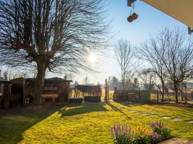 Zweifamilienhaus! Großkarolinenfeld! Großer sonniger Garten!