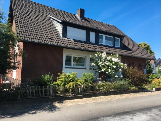 Zweifamilienhaus grundsolide, top gepflegt, wunderschöner Garten