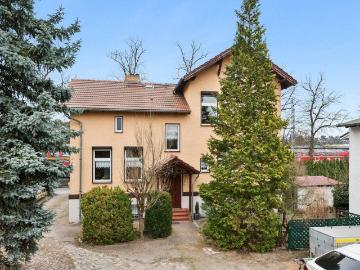 Zweifamilienhaus im Herzen von Zeuthen auf großzügigem Grundstück