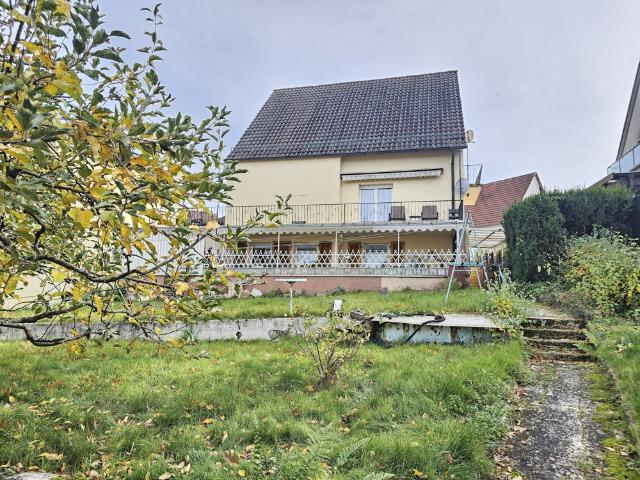 Gelegenheit für die große Familie: Zweifamilienhaus mit Einliegerwohnung in ruhiger Lage im Angebot!