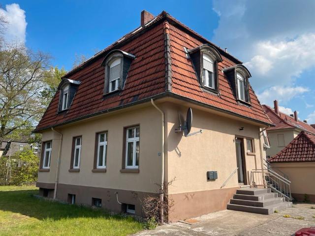Zweifamilienhaus in Dinslaken: 11 Zimmer, 4 Bäder, provisionsfrei