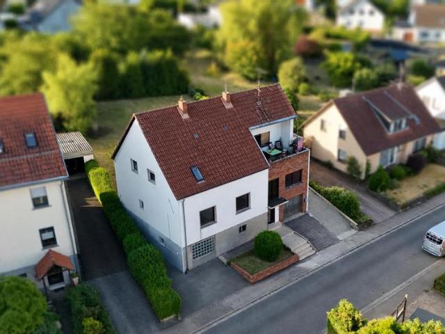 Zweifamilienhaus in Heusweiler Holz