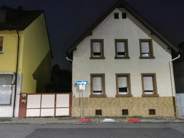 Zweifamilienhaus in Kelsterbach – 140 m², 2 WE, Garage & Carport