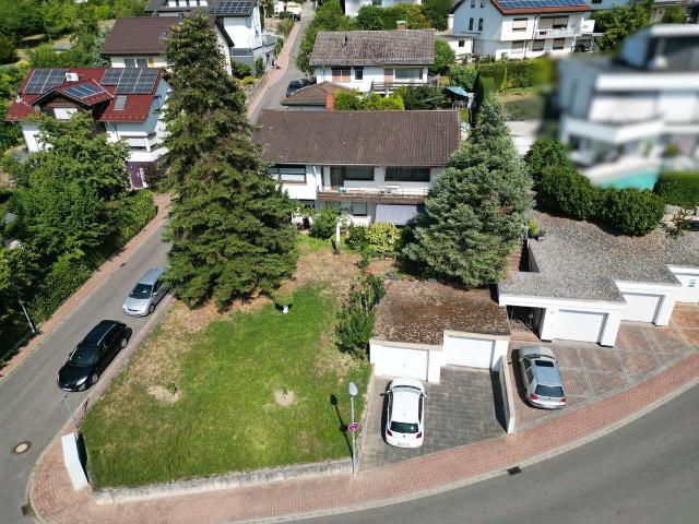 Zweifamilienhaus in Leimen mit großem Grundstück und Entwicklungspotenzial!