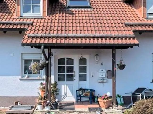 Zweifamilienhaus in Ruhiger Lage