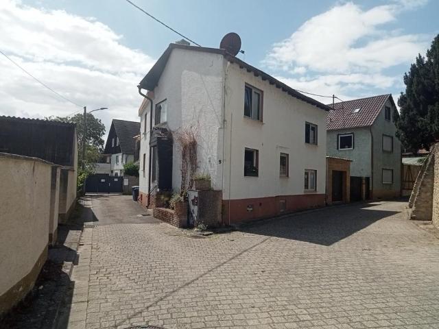 Zweifamilienhaus in ruhiger Lage