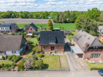 Zweifamilienhaus in ruhiger ländlicher Lage von Lilienthal