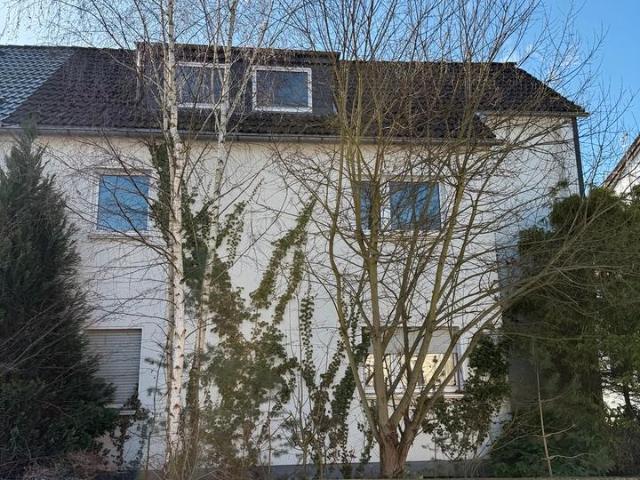 Zweifamilienhaus in Refrath – 479 m² Grundstück | Provisionsfrei