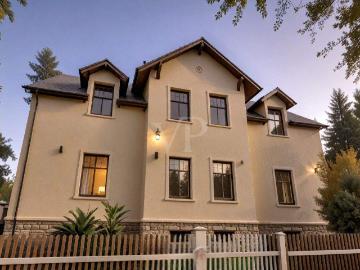 ZWEIFAMILIENHAUS IN SCHÖNER LAGE VON RADEBEUL LINDENAU