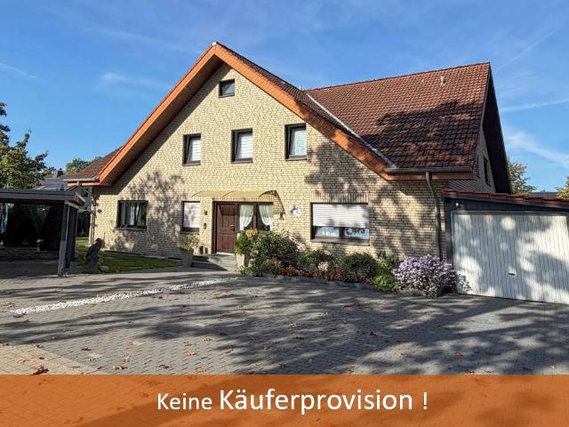 Zweifamilienhaus in Siedlungslage von Boke